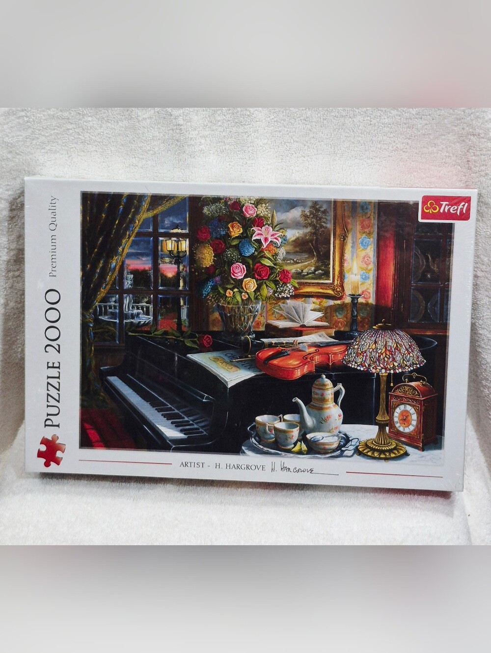 Puzzle New Trefl Red 2000 Piece Puzzle - Sounds Of Music - Sealed - FREE SHIPPNG